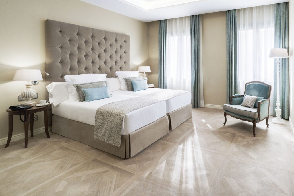 Hotel Colón bedroom 